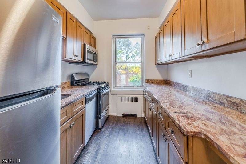10 N Ridgewood Rd - Photo 1