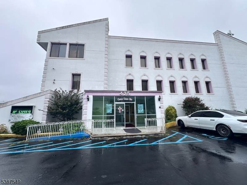 425 S Jefferson St - Photo 1