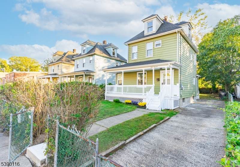 312 Monroe Ave - Photo 1