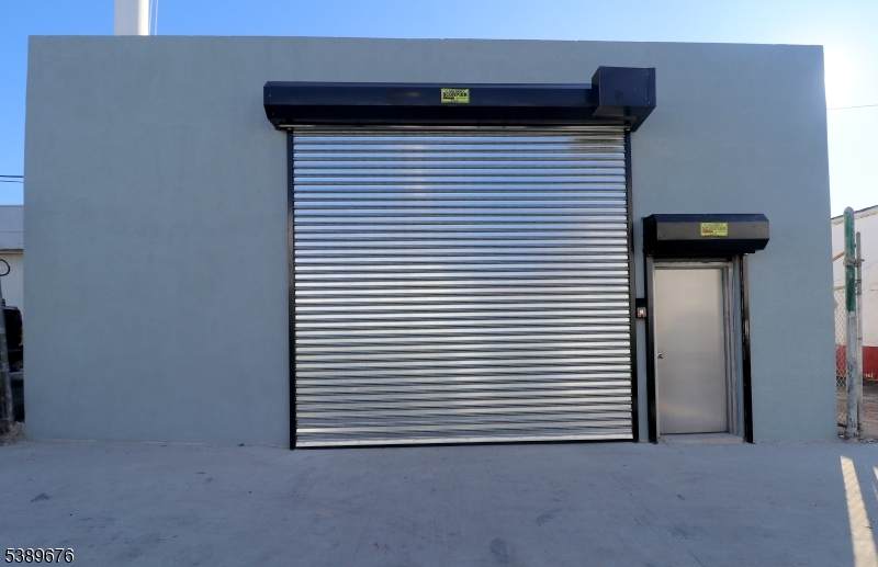 300 Mount Pleasant Ave - Photo 1