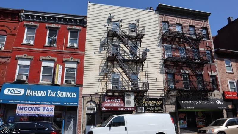 95 Market St - Photo 1