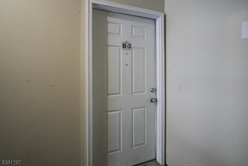 600 N 6th St - Photo 1