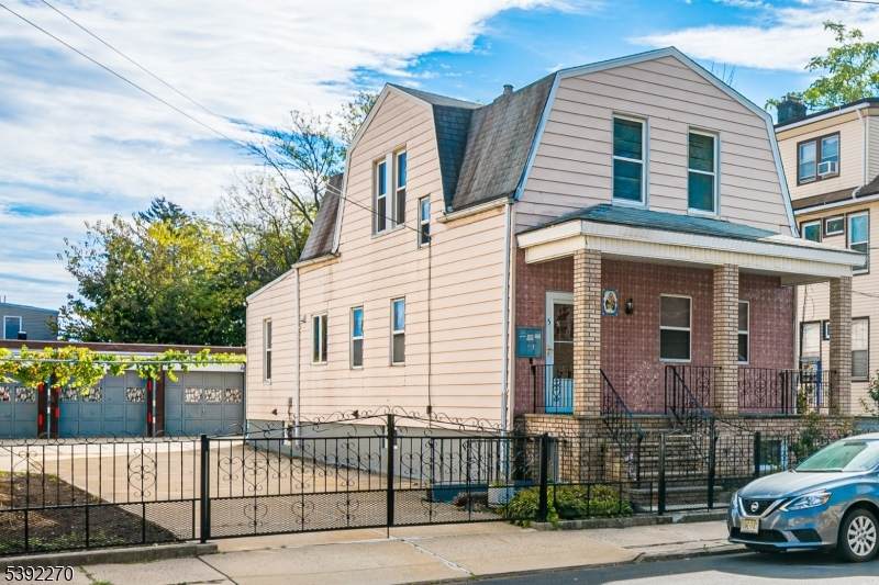 5 Norwood Ave - Photo 1