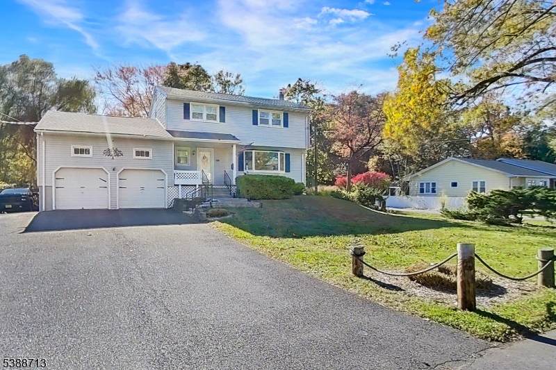 54 Mapledale Ave - Photo 1