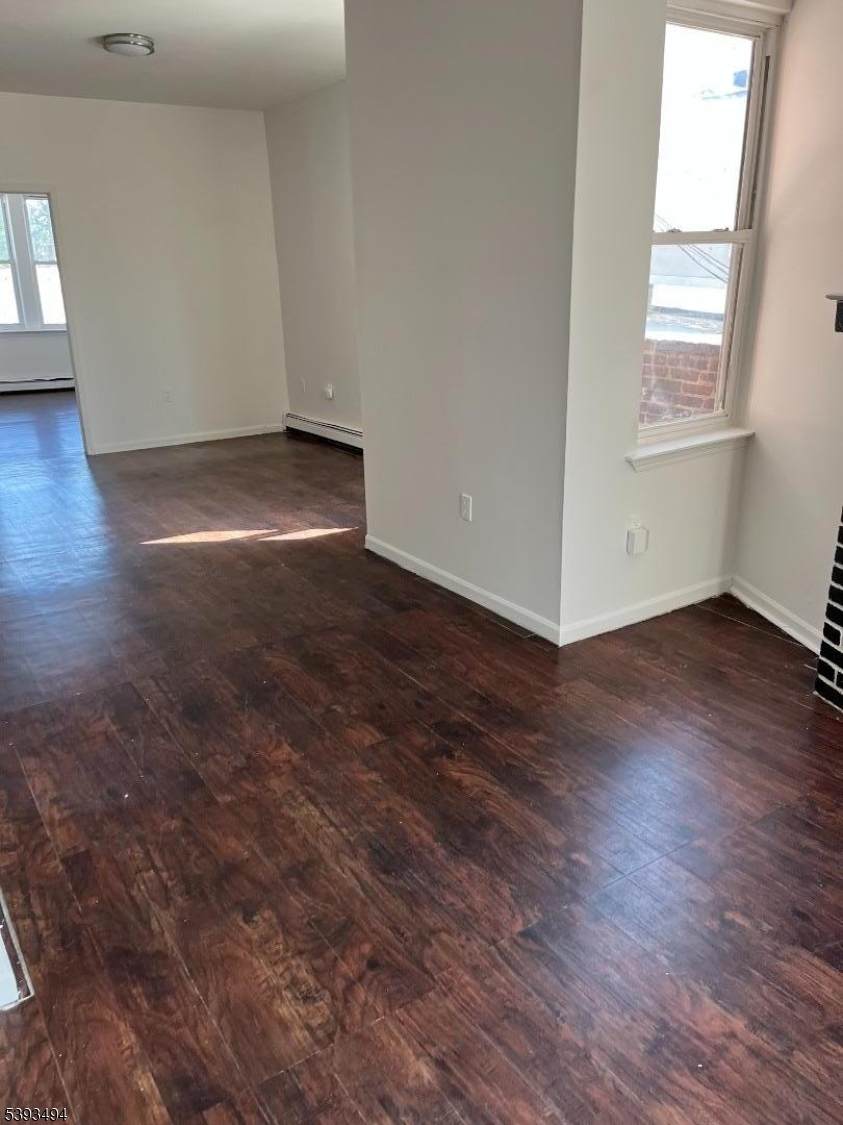 340 Morris Ave - Photo 1