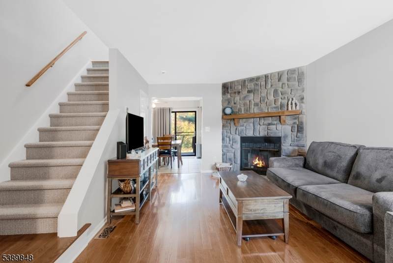 404 Willow Ct - Photo 1