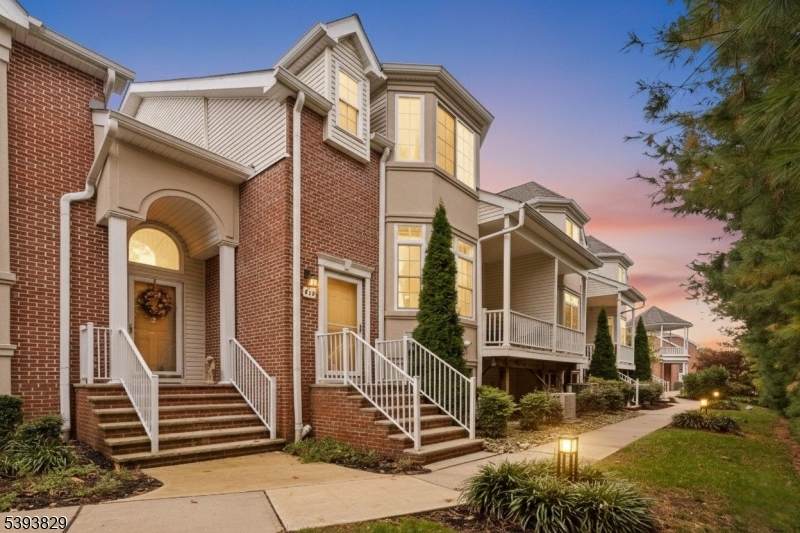 613 Maple Ct - Photo 1