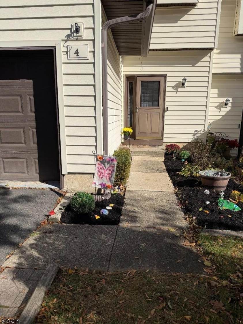 4 Eagle Dr - Photo 1