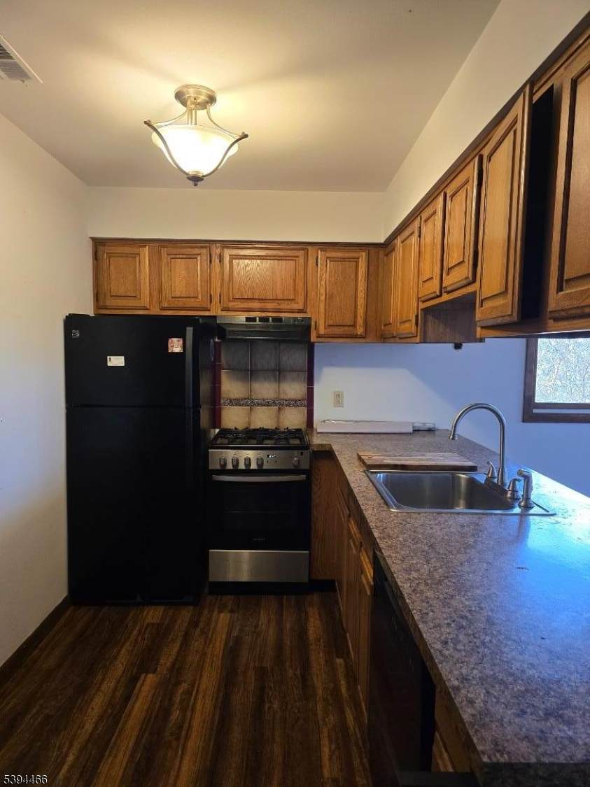 8 Steamboat Dr - Photo 1