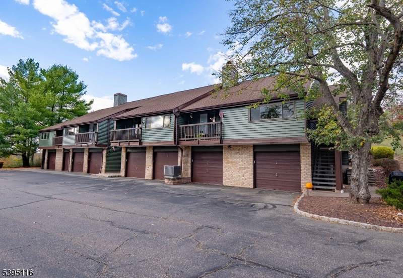 54 Meadowview Dr - Photo 1