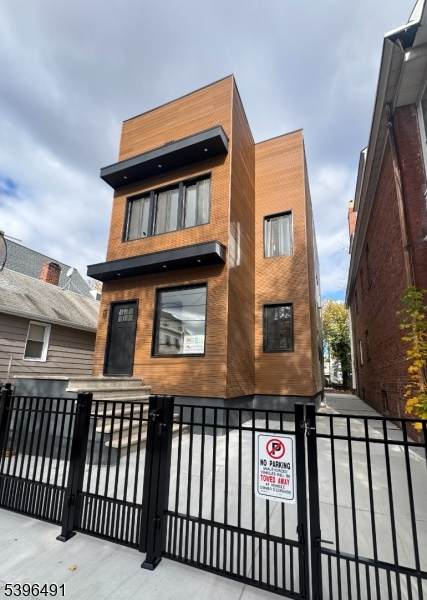 167 Chapman St - Photo 1