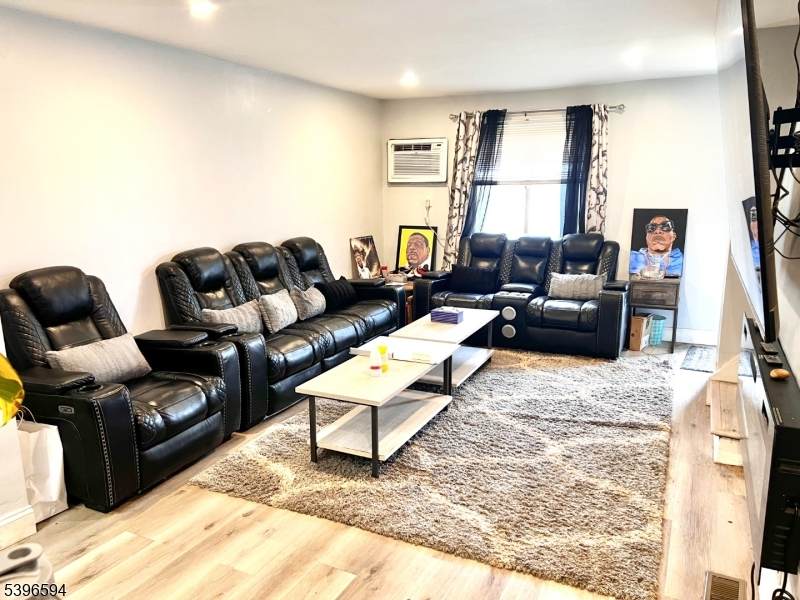 27 Melmore Gdns - Photo 1