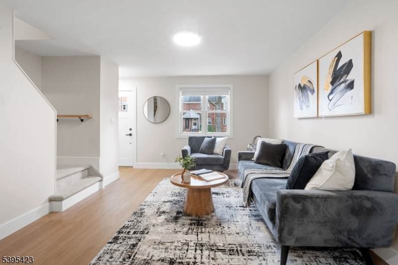 13 Melmore Gdns - Photo 1