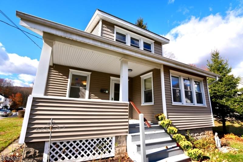 37 Garden Ave - Photo 1