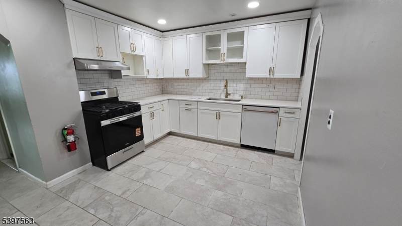 175 E 23Rd St - Photo 1