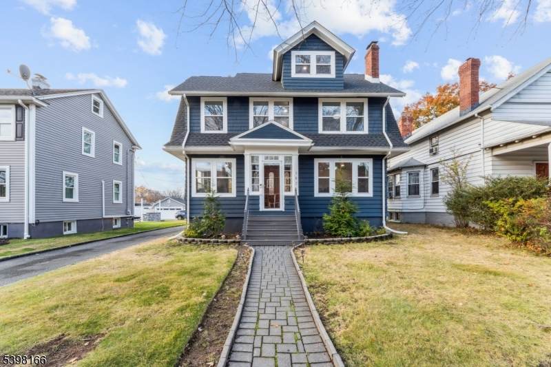 167 College Pl - Photo 1