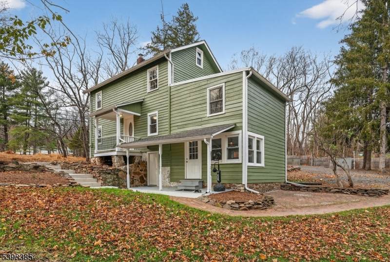 28 Old Clinton Rd - Photo 1