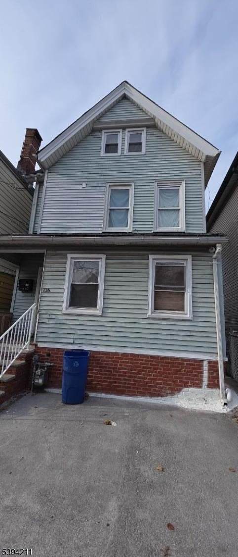 136 Smith St - Photo 1