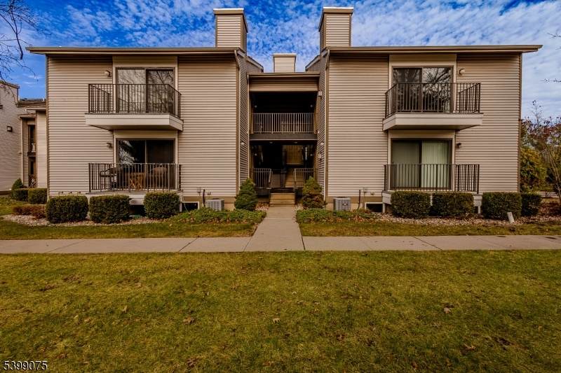 17 Sam Bonnell Dr - Photo 1