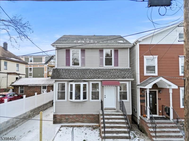 858 Lyons Ave - Photo 1