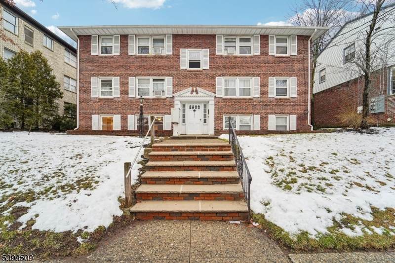 357 Franklin St - Photo 1