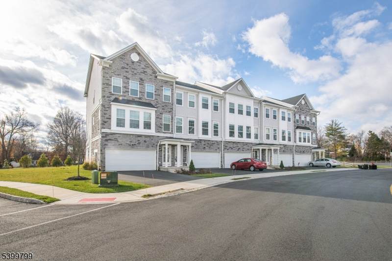 7 Dorchester Ln - Photo 1