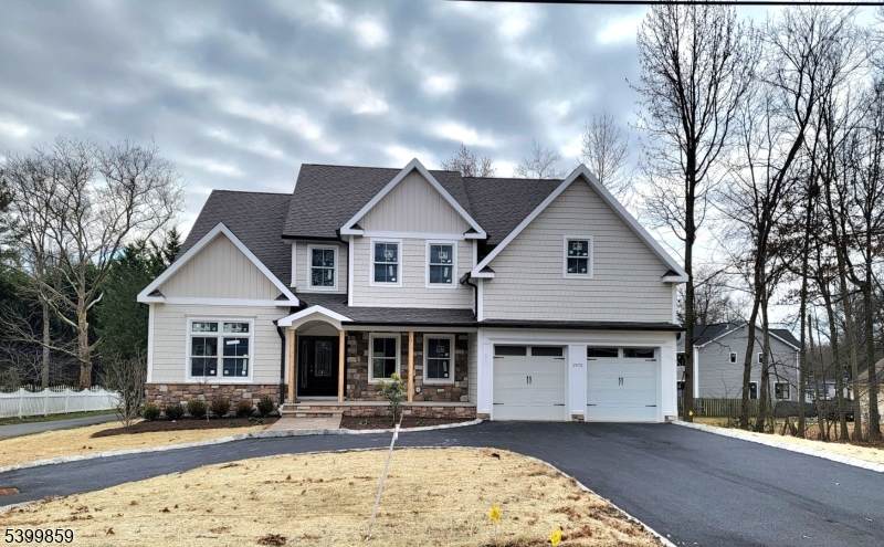 1972 W Broad St - Photo 1