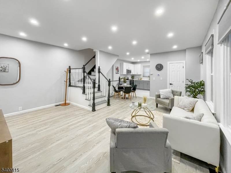 45 Rutgers St - Photo 1