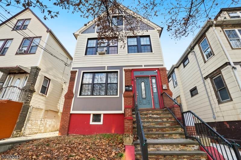 277 Van Nostrand Ave - Photo 1