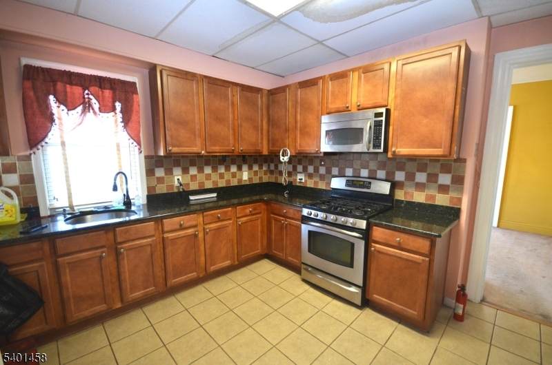 572 E 25Th St - Photo 1