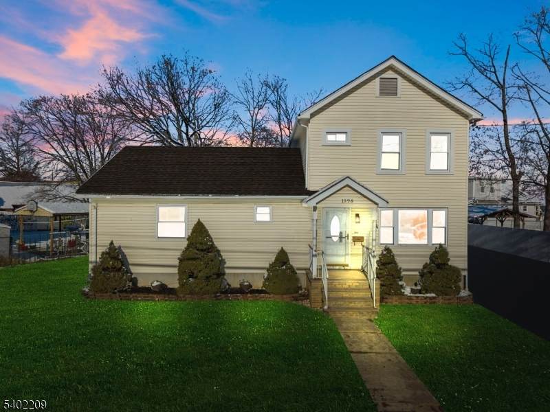 1996 Barnett St - Photo 1