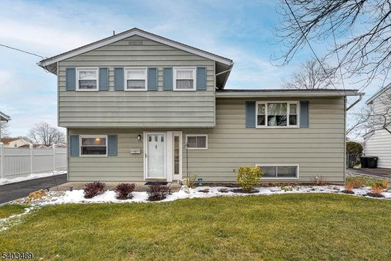 113 Berwick St - Photo 1