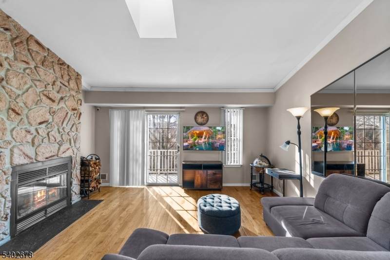 753 Summer Ave - Photo 1