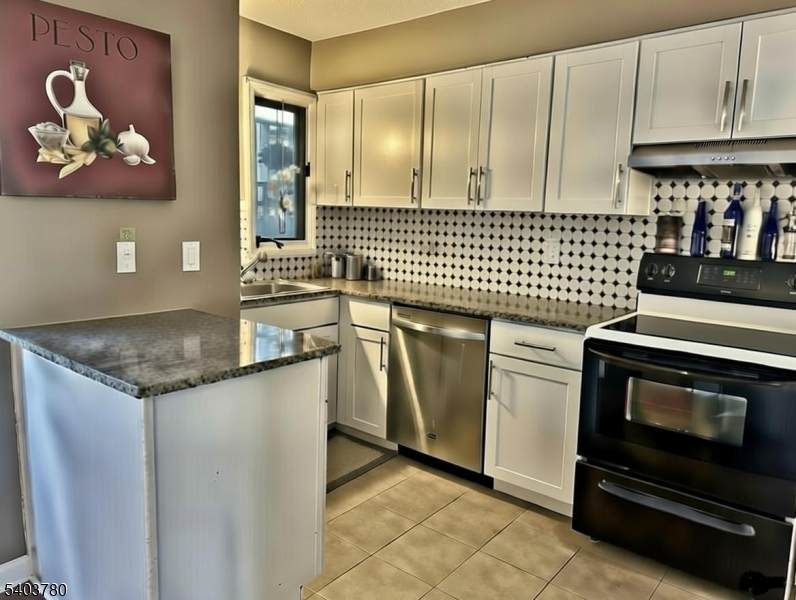 9 Augusta Dr - Photo 1