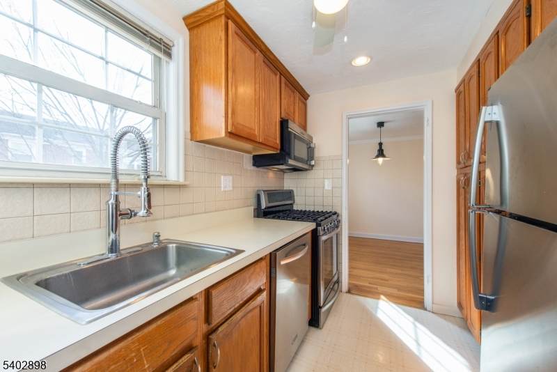 445 Morris Ave - Photo 1