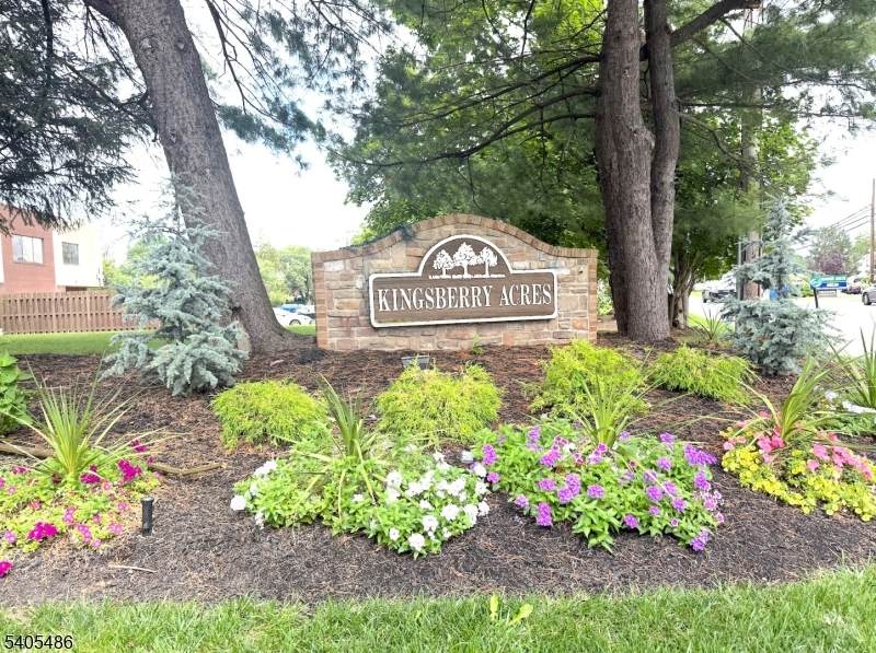 237 Kingsberry Dr - Photo 1
