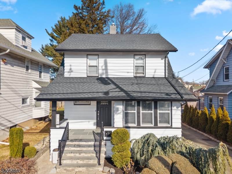 176 Colfax Ave - Photo 1