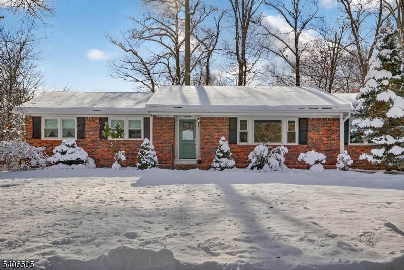 7 Madeleine Pl - Photo 1