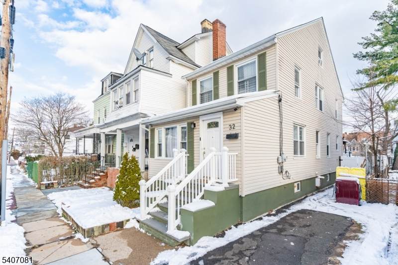 32 Elmwood Ter - Photo 1