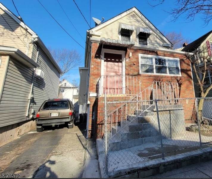 16 Whitmore Pl - Photo 1