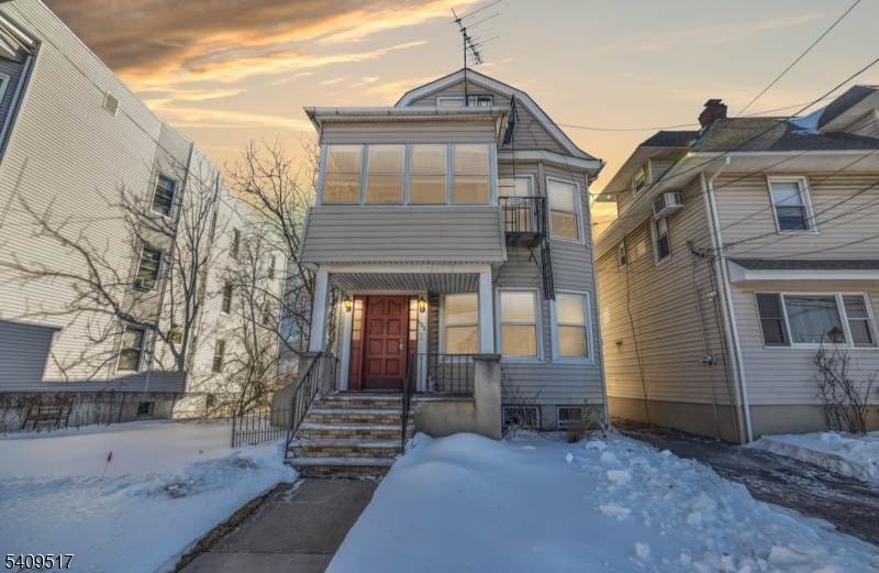 608 Washington Ave - Photo 1