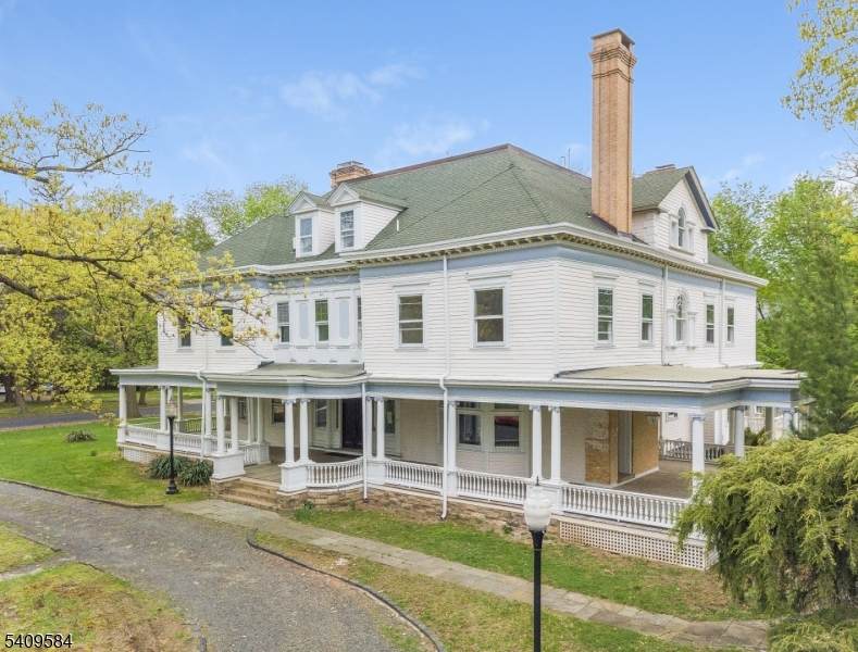 957 Central Ave - Photo 1