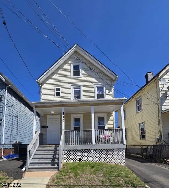 219 Stebbins Pl - Photo 1