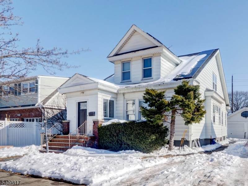 931 Madison Ave - Photo 1