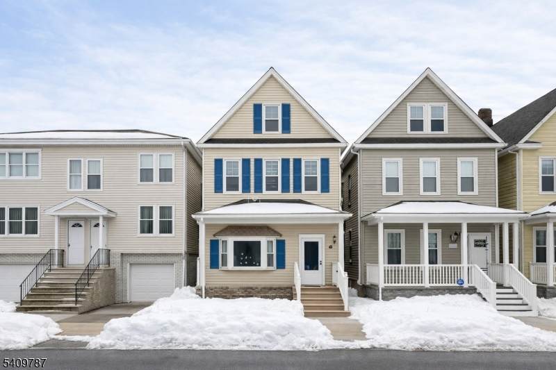 212 Erie St - Photo 1