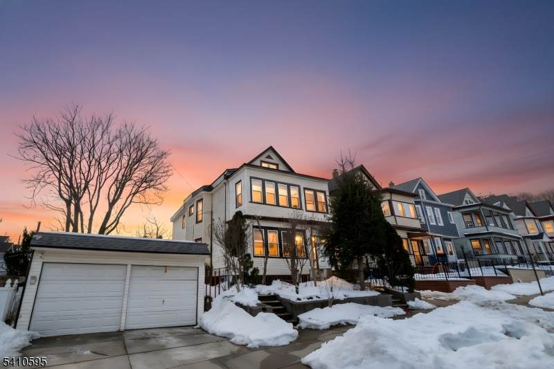 335 Boulevard - Photo 1