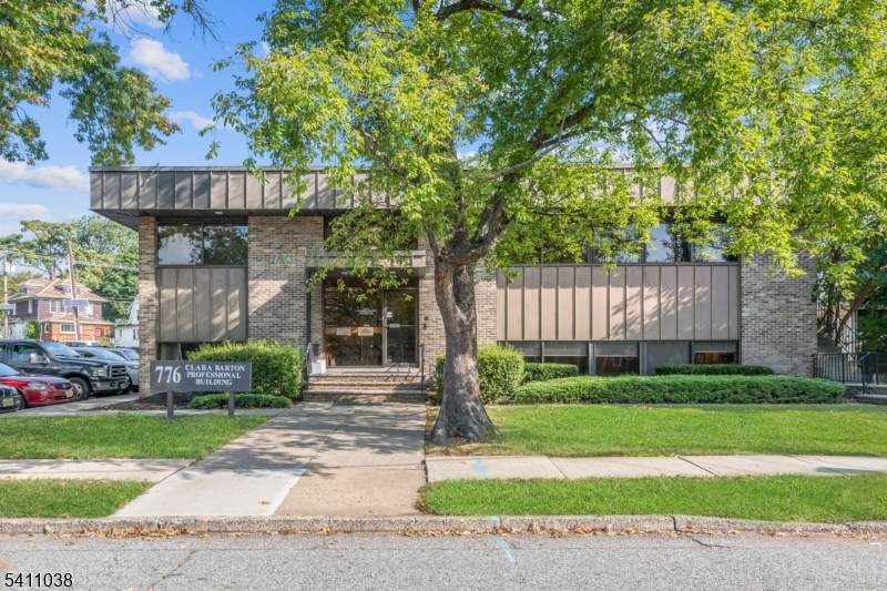 776 Amboy Ave - Photo 1