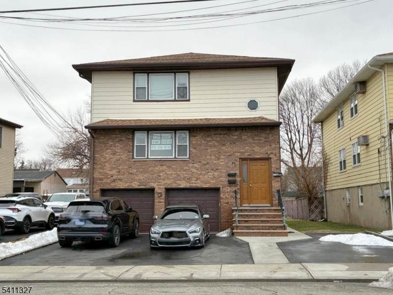 388 Garibaldi Ave - Photo 1