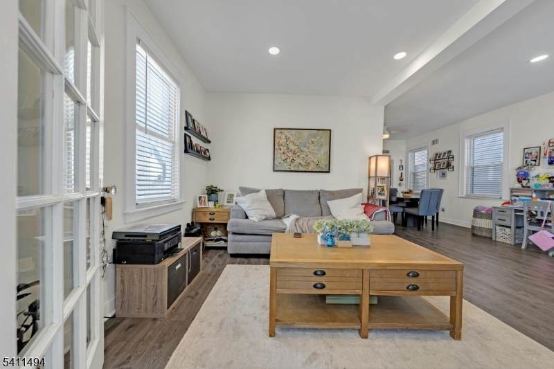 632 Chase Ave - Photo 1