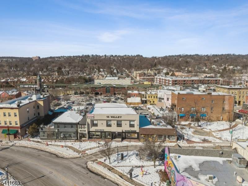 15 Valley St - Photo 1